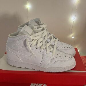 NIKE air jordan 1 mid all white